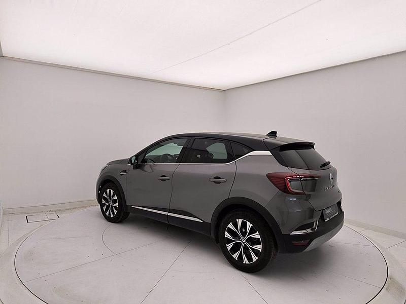 Usata Renault Captur Techno 145 CV (106 kW) 2023 Grigio SUV