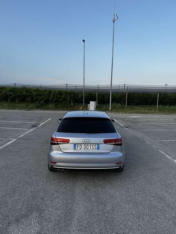 Käytetty Audi A3 Sport 150 HP (110 kW) 2016 Harmaa Sedan