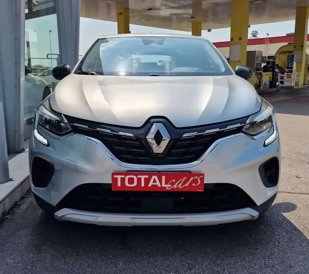 Usata Renault Captur Zen 101 CV (74 kW) 2020 Argento metallizzato SUV