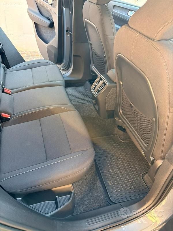 Usata Volvo XC40 175 kW (238 CV) 2023 Blu/azzurro SUV