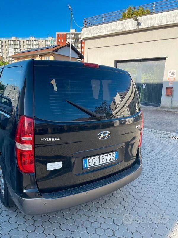 Usata Hyundai H-1 136 CV (100 kW) 2011 Nero Monovolume