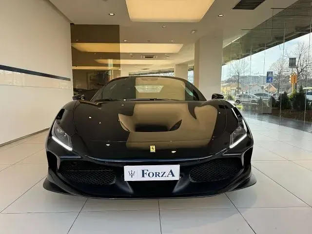 Usata Ferrari F8 721 CV (530 kW) 2022 Nero Coupé