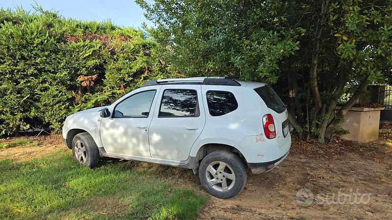Bianco Usata 2013 Dacia Duster SUV | 4000 € (Super prezzo) - Immagine 1/4