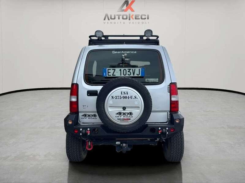 Usata Suzuki Jimny 86 CV (63 kW) 2008 Argento SUV