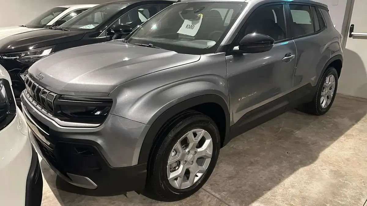 Nuova Jeep Avenger Altitude 110 CV (80 kW) 2026 Grigio SUV