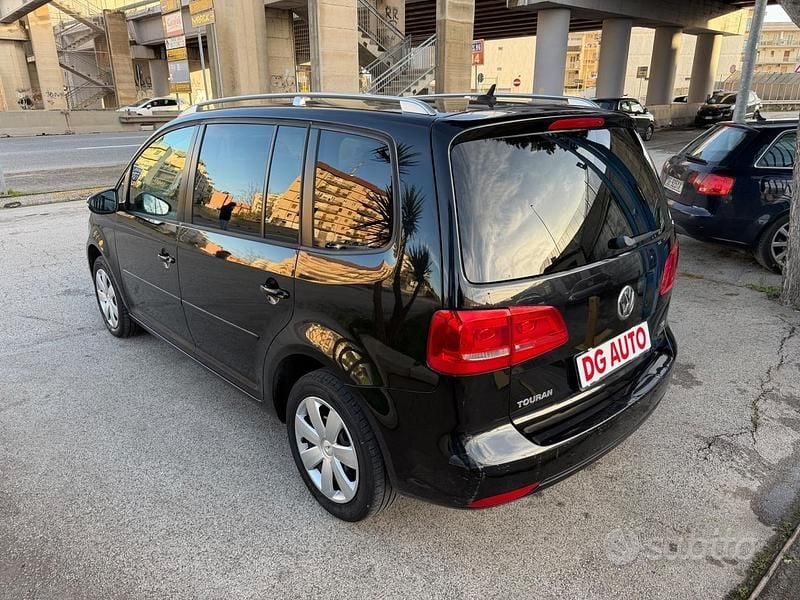 Usata VW Touran 150 CV (110 kW) 2011 Nero Monovolume
