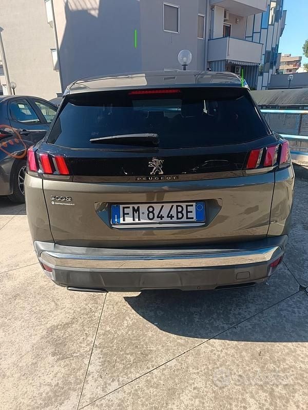 Usata Peugeot 3008 Allure 120 CV (88 kW) 2017 Grigio SUV