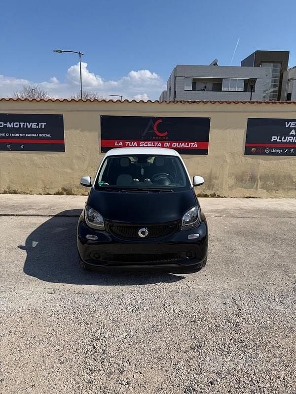 Usata Smart ForFour Passion 71 CV (52 kW) 2014 Nero Utilitaria
