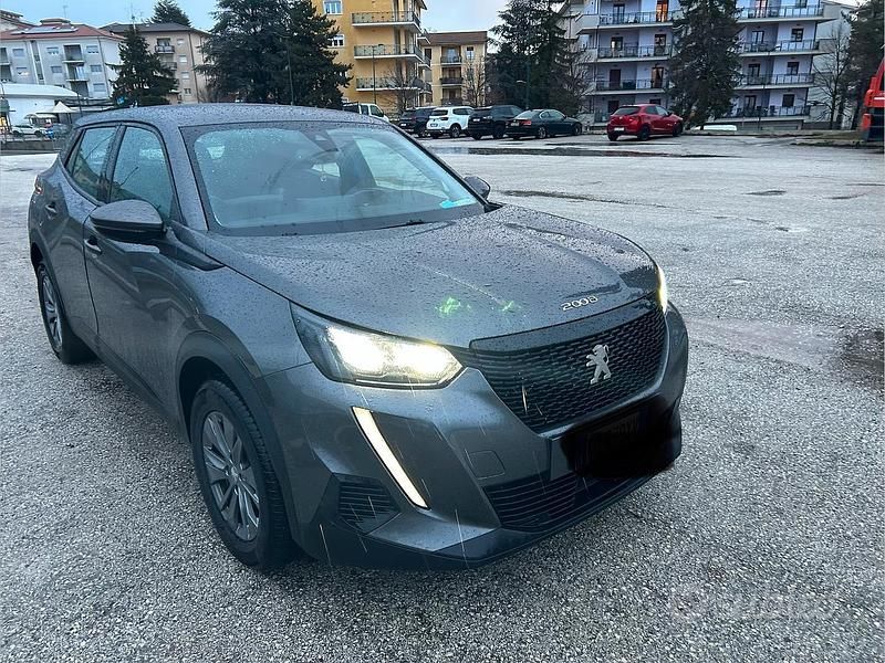 Usata Peugeot 2008 Allure 100 CV (73 kW) 2021 Grigio SUV