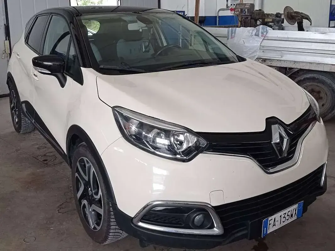 Usata Renault Captur 90 CV (66 kW) 2015 Beige SUV