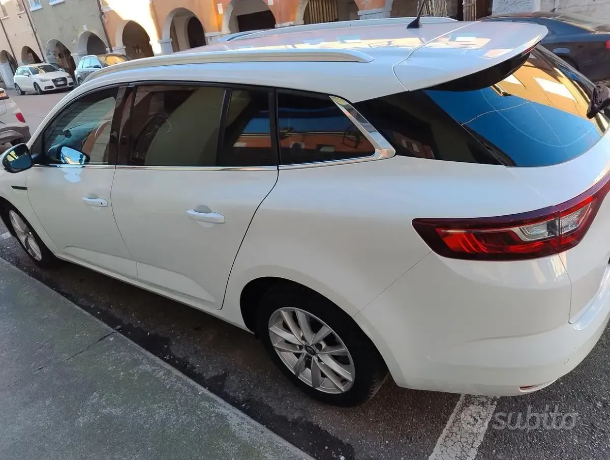 Usata Renault Mégane GrandTour 116 CV (85 kW) 2018 Bianco Station wagon