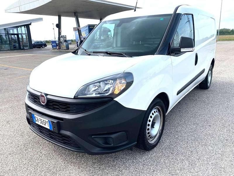 Usata Fiat Doblò Business 105 CV (77 kW) 2021 Bianco Monovolume