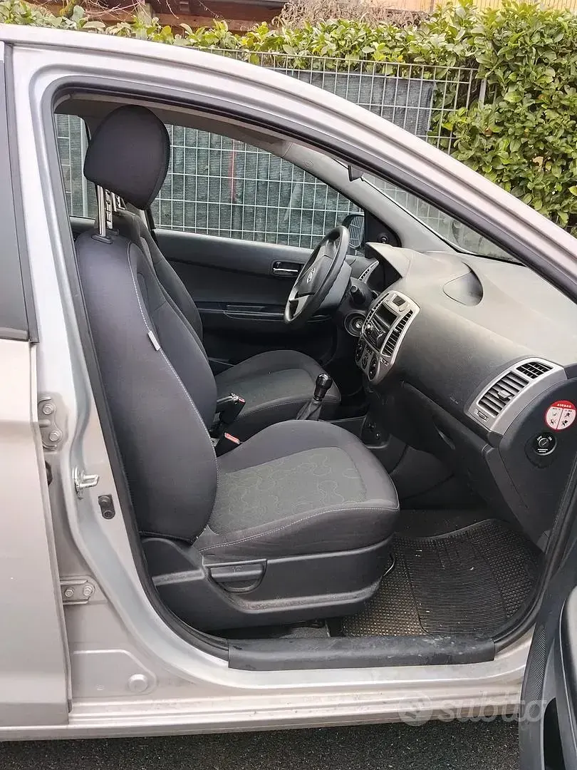 Usata Hyundai i20 78 CV (57 kW) 2009 Grigio Utilitaria