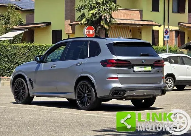 Usata BMW X5 M Sport 340 CV (250 kW) 2024 Grigio scuro SUV