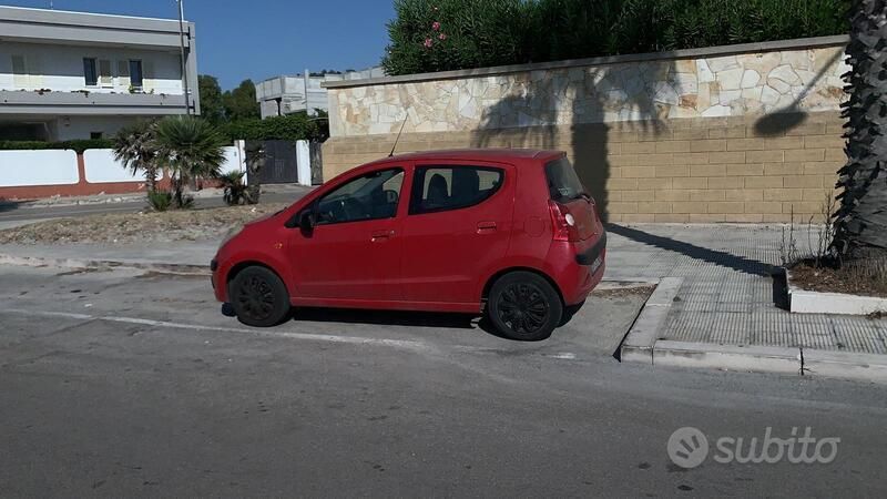 Usata 2009 Nissan Pixo Due volumi | 1300 € (Buon prezzo) - Immagine 1/4