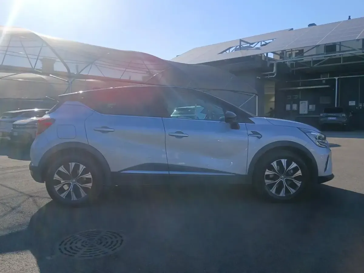 Usata Renault Captur Techno 94 CV (69 kW) 2023 Grigio SUV