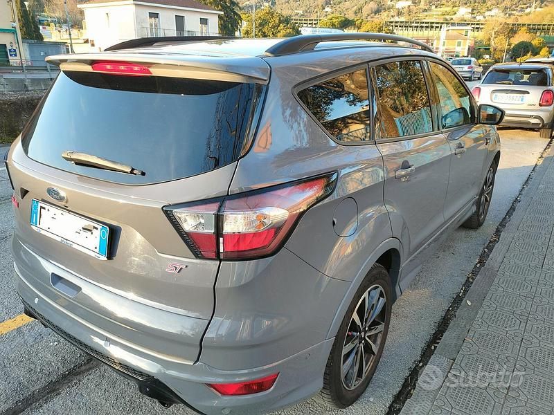 Usata Ford Kuga ST-Line 120 CV (88 kW) 2019 Grigio SUV