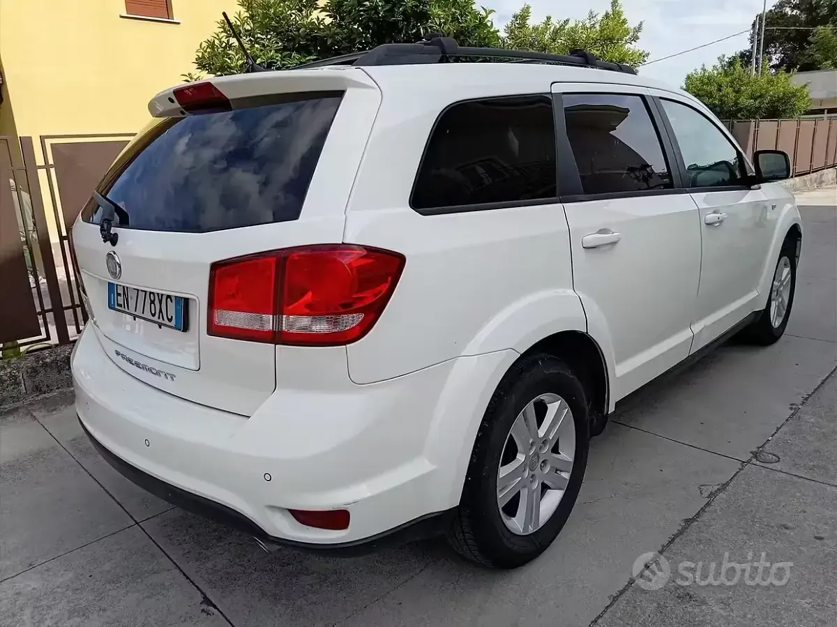 Usata Fiat Freemont 170 CV (125 kW) 2012 Bianco SUV