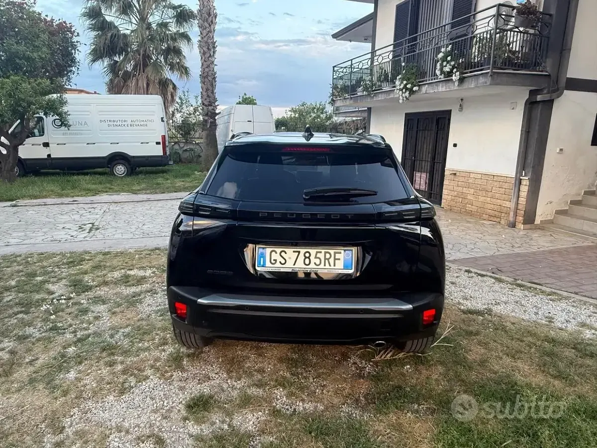 Usata Peugeot 2008 Allure 131 CV (96 kW) 2024 Nero SUV