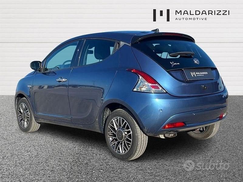 Usata Lancia Ypsilon 69 CV (50 kW) 2023 Blu Utilitaria