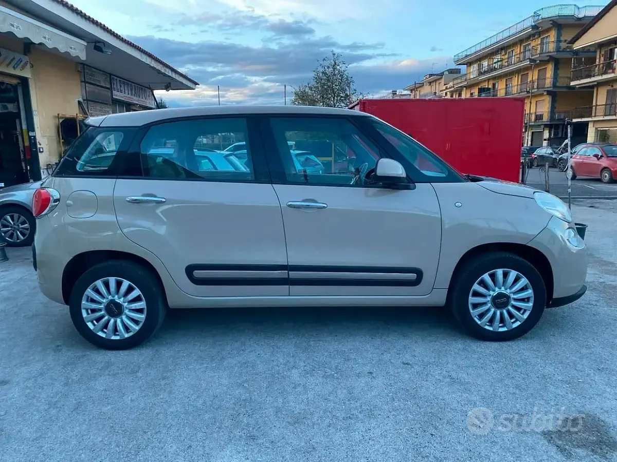 Begagnad Fiat 500L Lounge 80 HK (58 kW) 2015 Beige Minibuss