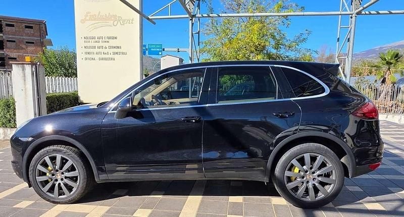 Usata Porsche Cayenne 245 CV (180 kW) 2012 Nero SUV