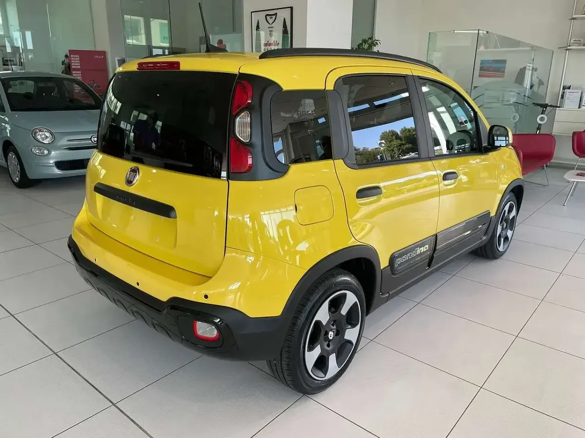 Nuova Fiat Panda Cross Cross 65 CV (47 kW) 2026 Giallo Utilitaria