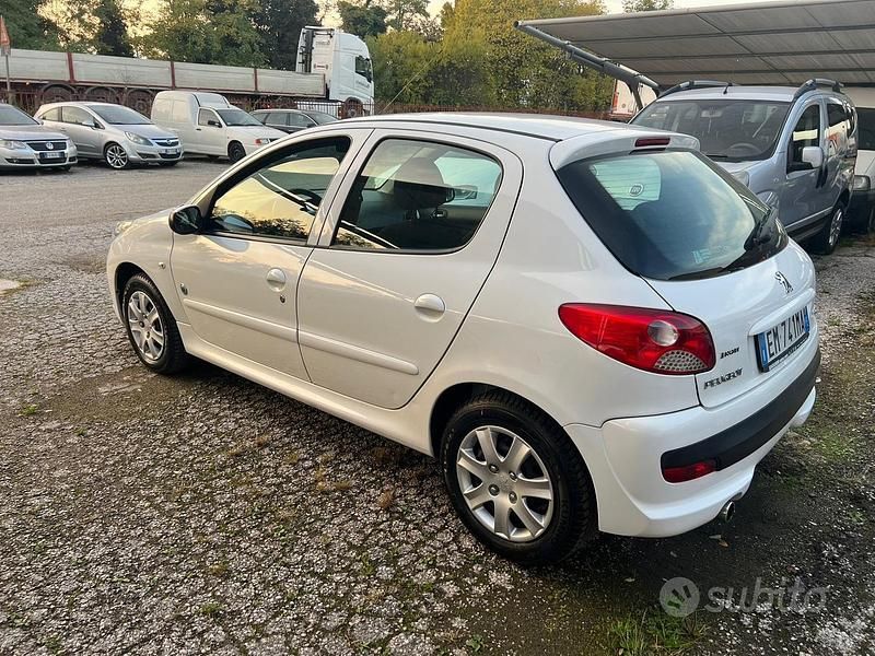 Usata Peugeot 206 60 CV (44 kW) 2012 Bianco Berlina