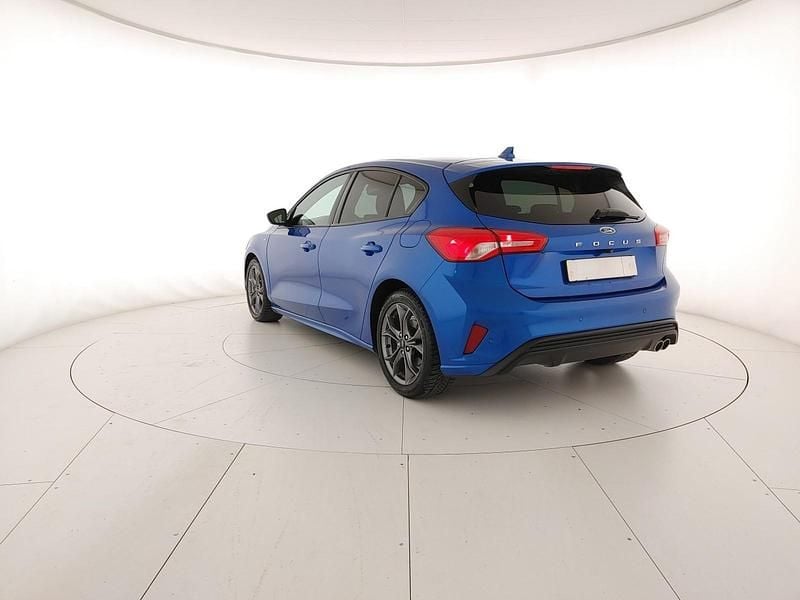 Begagnad Ford Focus ST-Line 120 HK (88 kW) 2021 Blå Sedan