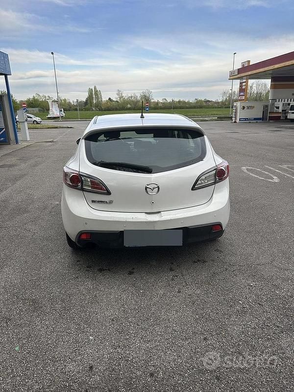 Usata Mazda 3 109 CV (80 kW) 2009 Bianco Berlina