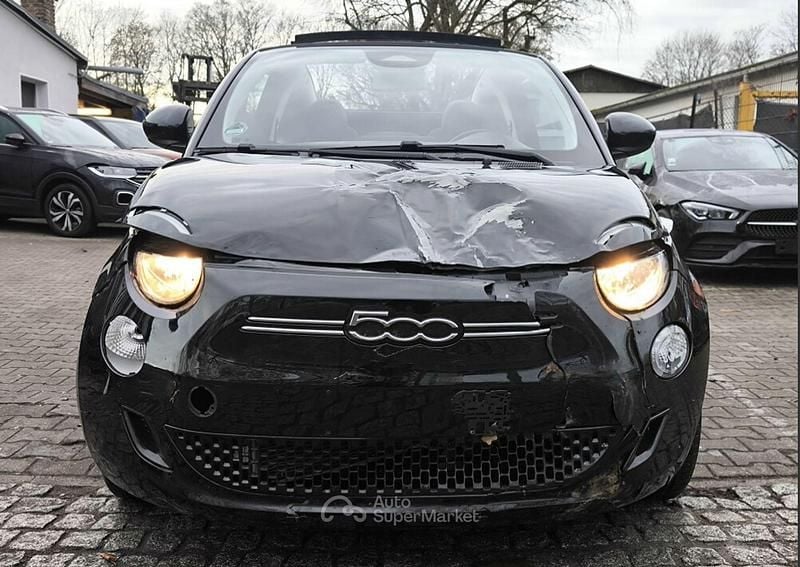 Nero Usata 2022 Fiat 500e Icon Cabrio | 13.500 € (Super prezzo) - Immagine 1/4