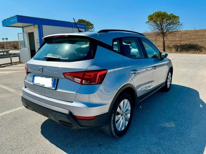 Usata Seat Arona Reference 95 CV (69 kW) 2022 Argento SUV
