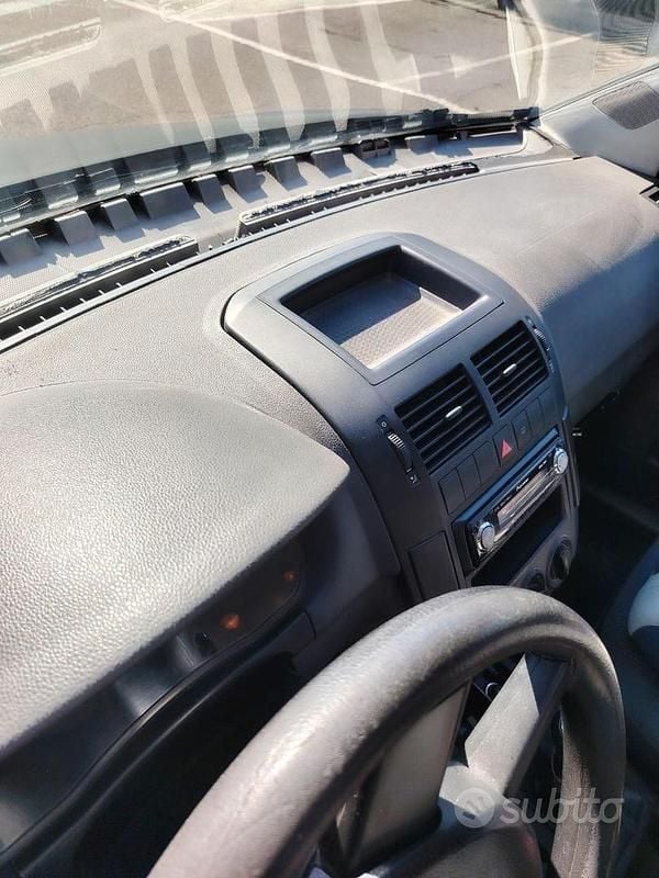 Usata VW Polo 64 CV (47 kW) 2005 Nero Utilitaria