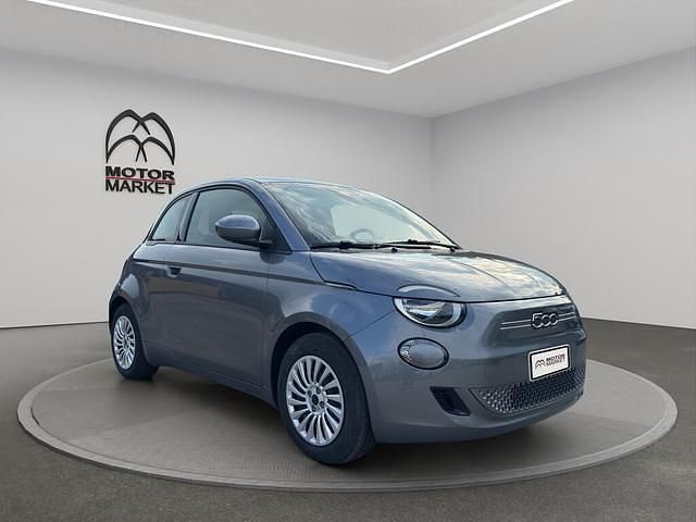 Usata Fiat 500e Action 42 kW (58 CV) 2024 Grigio scuro Berlina