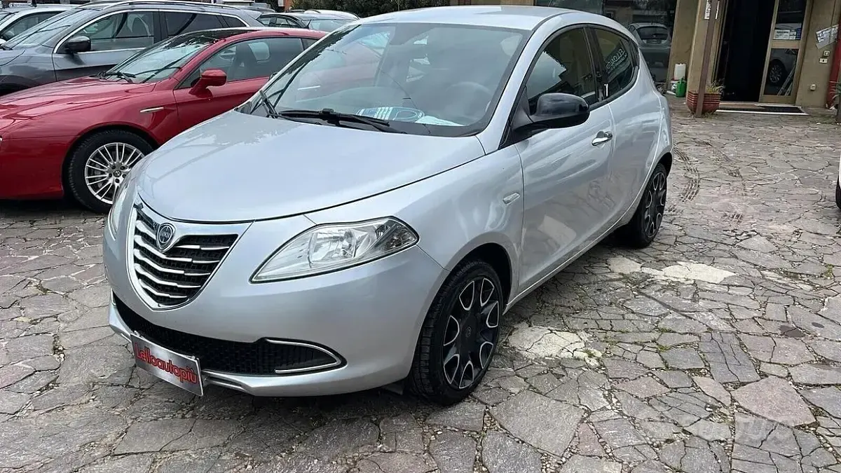 Usata Lancia Ypsilon S 69 CV (50 kW) 2014 Grigio Utilitaria