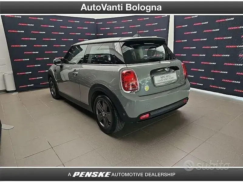Usata Mini Cooper SE 135 kW (184 CV) 2021 Grigio Utilitaria