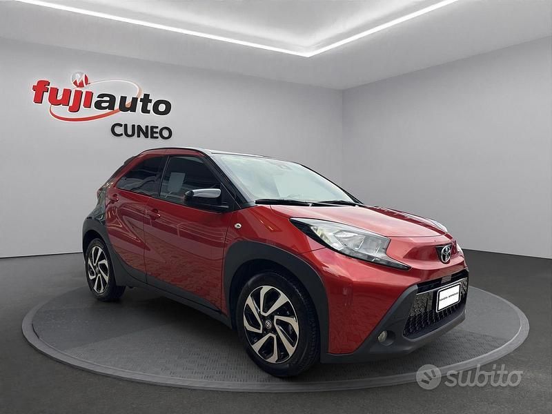 Usata Toyota Aygo X Trend 98 CV (72 kW) 2023 Rosso SUV