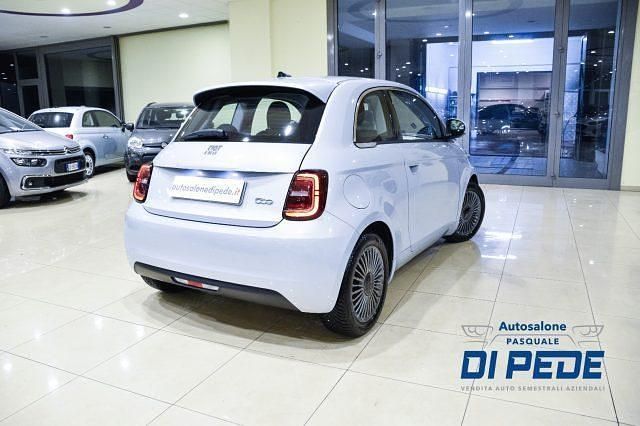 Usata Fiat 500e Opening Edition 86 kW (118 CV) 2020 Blu/azzurro Berlina