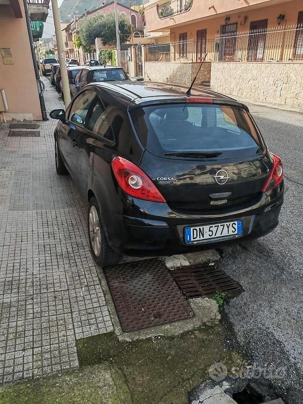 Usata Opel Corsa 80 CV (58 kW) 2008 Nero Utilitaria