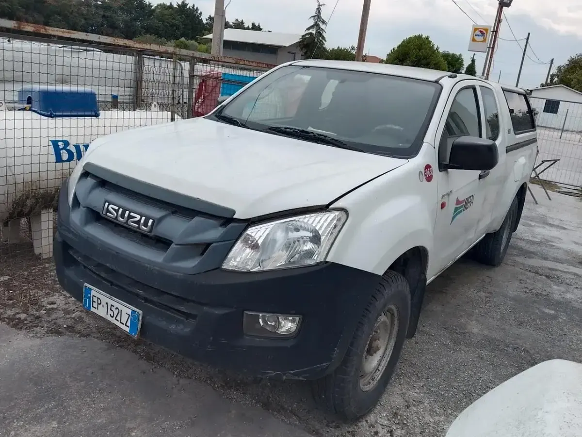 Usata Isuzu D-Max 163 CV (119 kW) 2012 Bianco Pick-up