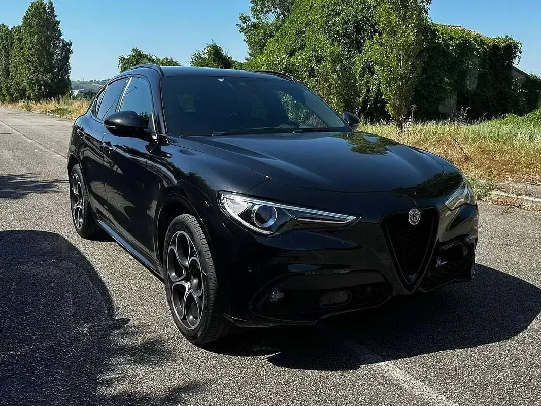 Usata Alfa Romeo Stelvio Veloce 209 CV (153 kW) 2021 Nero SUV