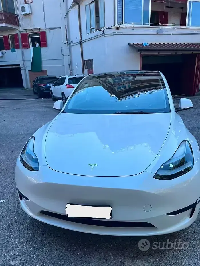 Usata Tesla Model Y RWD 219 kW (299 CV) 2024 Bianco SUV