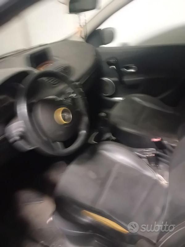 Usata Renault Clio II 58 CV (42 kW) 2011 Nero Utilitaria