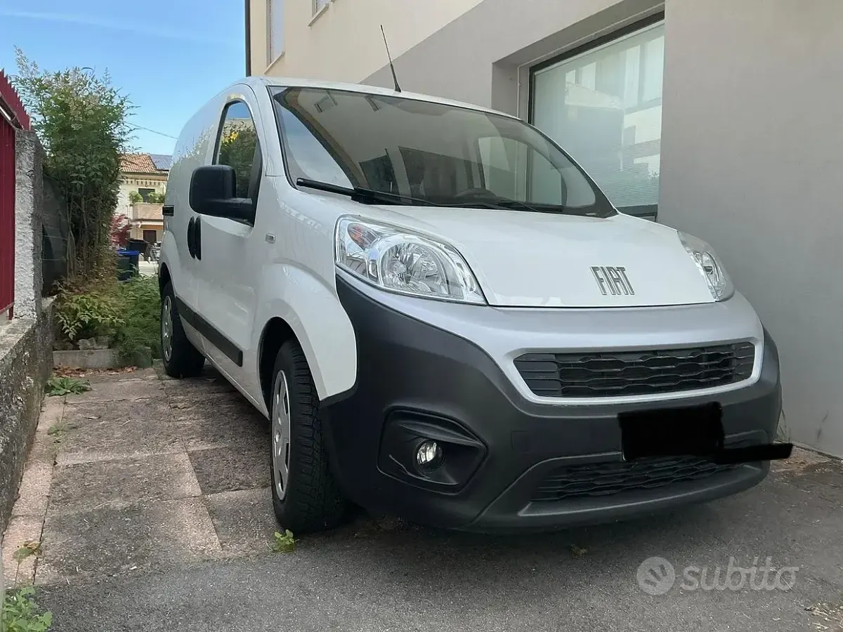 Usata Fiat Fiorino 95 CV (69 kW) 2022 Bianco Monovolume