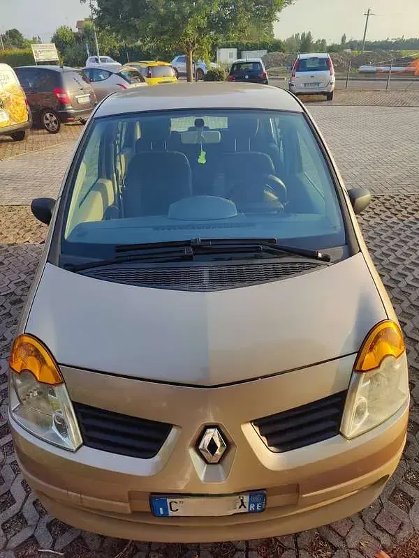 Usata Renault Modus Expression 75 CV (55 kW) 2005 Oro Monovolume
