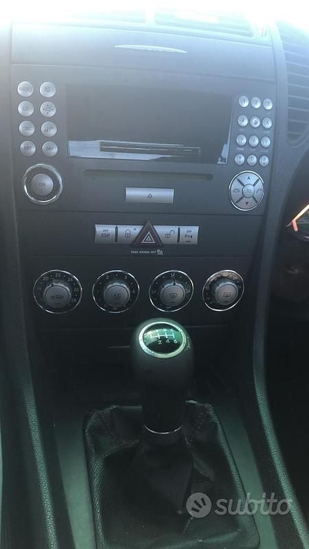 Usata Mercedes SLK200 163 CV (119 kW) 2007 Nero Cabrio