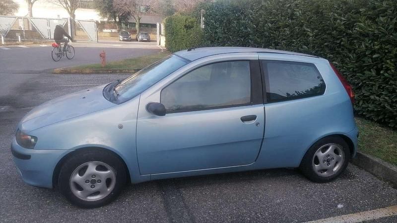 Usata Fiat Punto 60 CV (44 kW) 1999 Berlina
