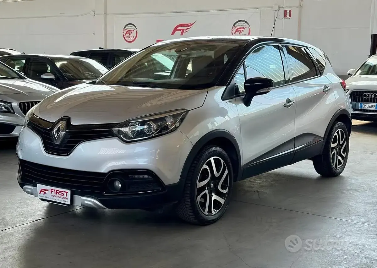 Usata Renault Captur Intens 90 CV (66 kW) 2017 Grigio SUV