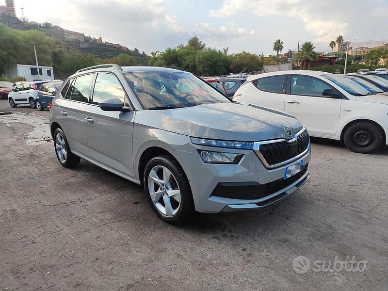 Grigio Usata 2020 Skoda Kamiq Ambition SUV | 13.900 € (Buon prezzo) - Immagine 1/4