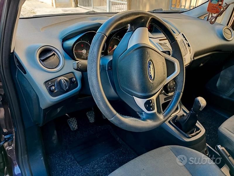 Usata Ford Fiesta 70 CV (51 kW) 2011 Utilitaria